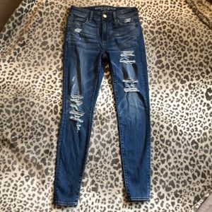 American Eagle distressed jeans 👖